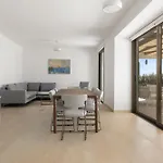 Serenity Waves 4 Вилла