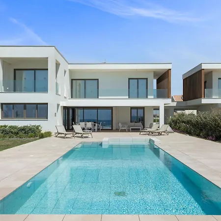 Villa Serenity Waves 4 *