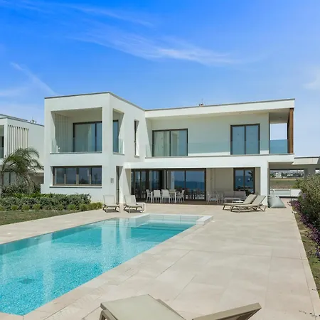 Villa Serenity Waves 4 *