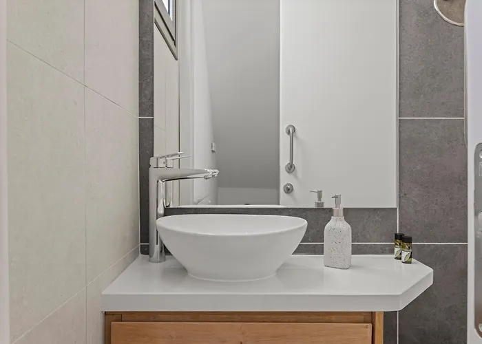 Serenity Waves 4 Vila